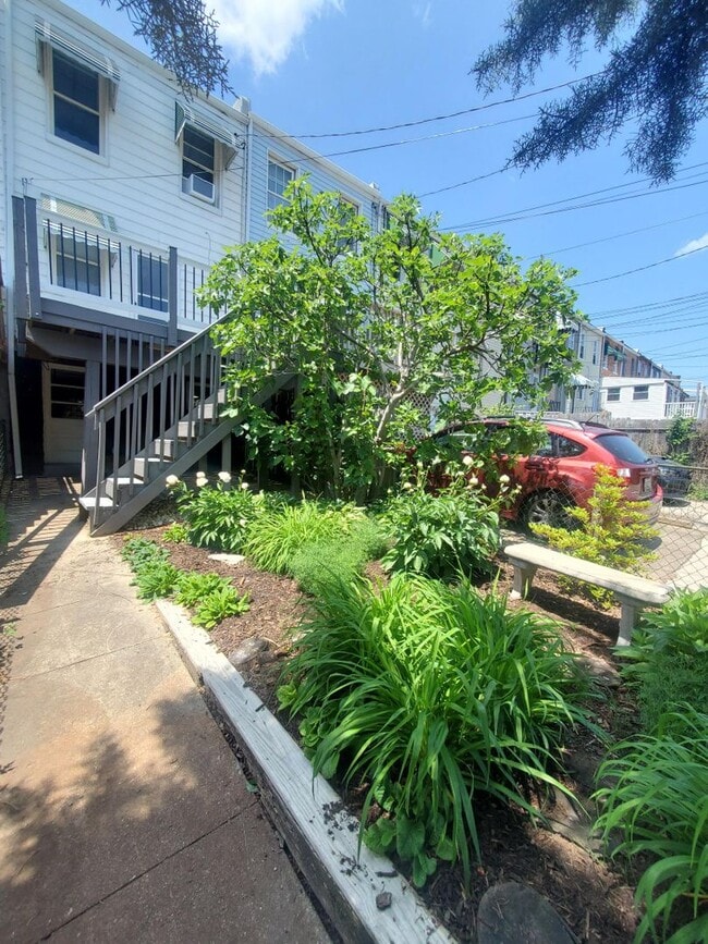 Building Photo - Charming 2 BR/1BA townhome in historic Hampden