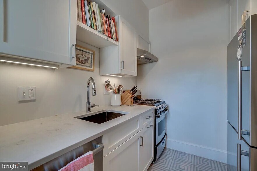 Building Photo - 3014 Dent Pl NW