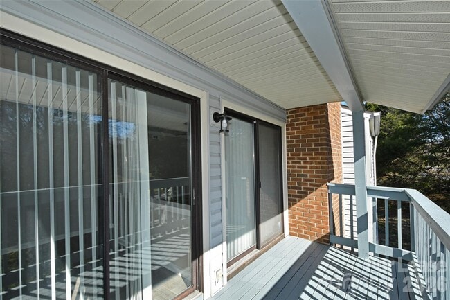 Building Photo - 11185 Harrowfield Rd