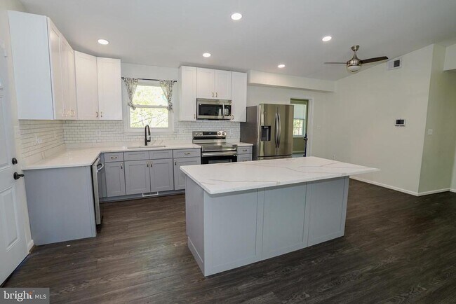 Building Photo - 2816 Ballenger Creek Pike