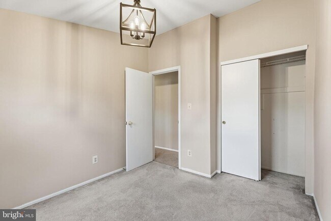 Building Photo - 41 Jones Falls Terrace