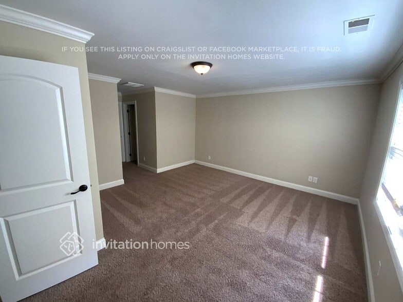 Building Photo - 242 Chuckwood Rd