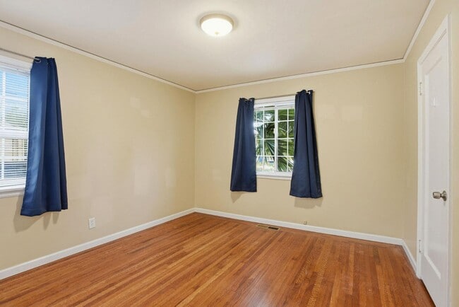 Building Photo - 251 C St