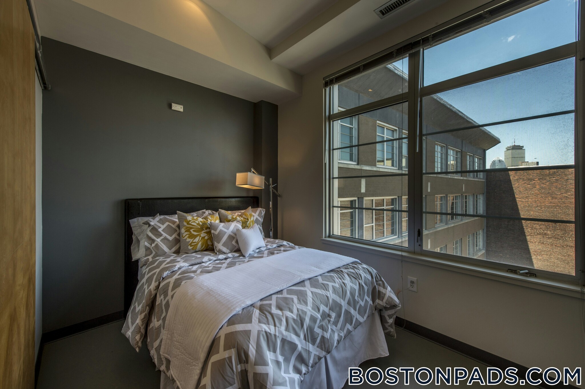 Building Photo - 160 E Berkeley St