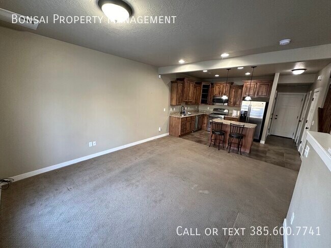 Building Photo - 3711 Summer Heights Dr
