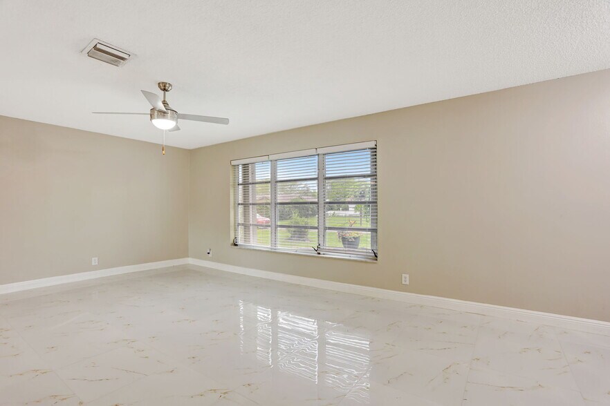 Building Photo - 3607 NW 82nd Ter