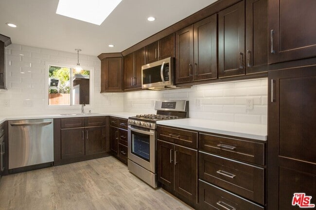 Building Photo - 507 Norwich Dr