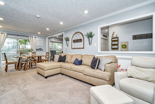 Building Photo - 3434 Castlebury Dr