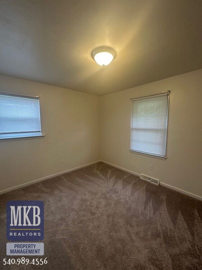 Building Photo - 3 Bedroom in Vinton