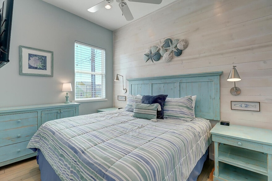 Building Photo - 1624 Eleventh Street-SI ID1023226P