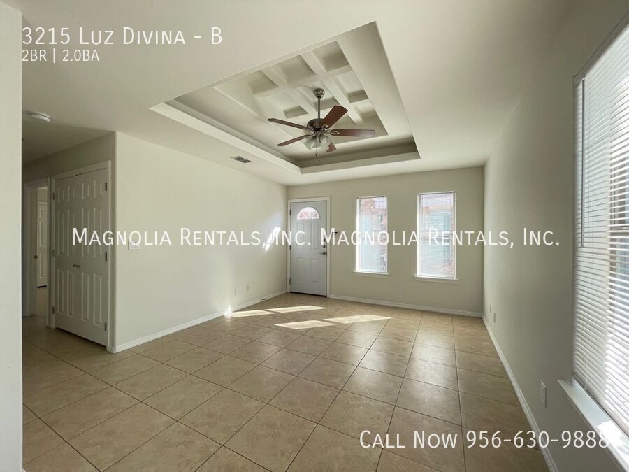Building Photo - 3215 Luz Divina St