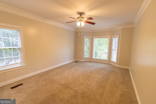 Building Photo - 906 Monarch Cir