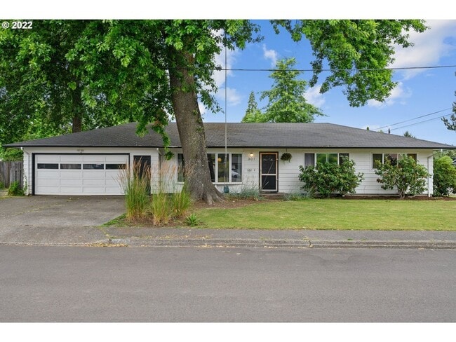 Primary Photo - 301 NW 18th Pl