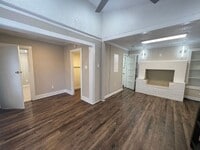 Building Photo - Cozy 1 Bedroom 1 Bath Downstairs Unit Read...