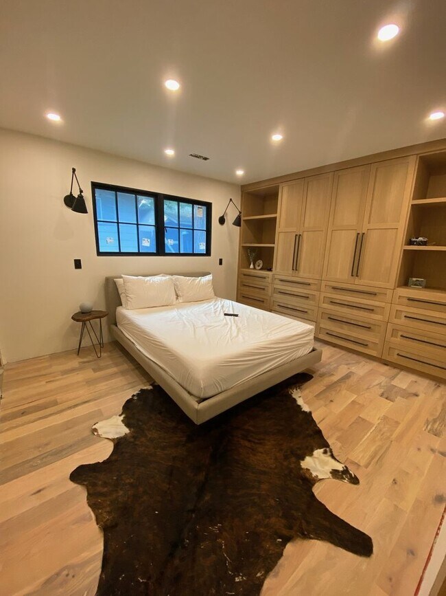 Building Photo - Remodeled Duplex with carport