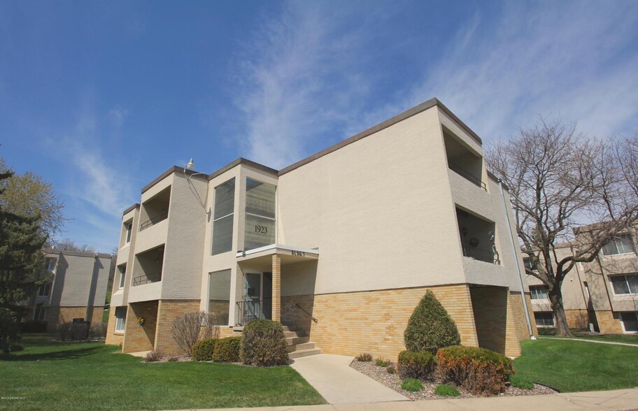 Building Photo - 1923 Viking Dr NW