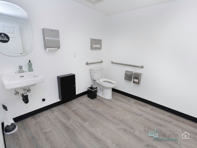 Building Photo - V-DAY SPECIAL, APPLY TODAY MOVE-IN RENT FREE!