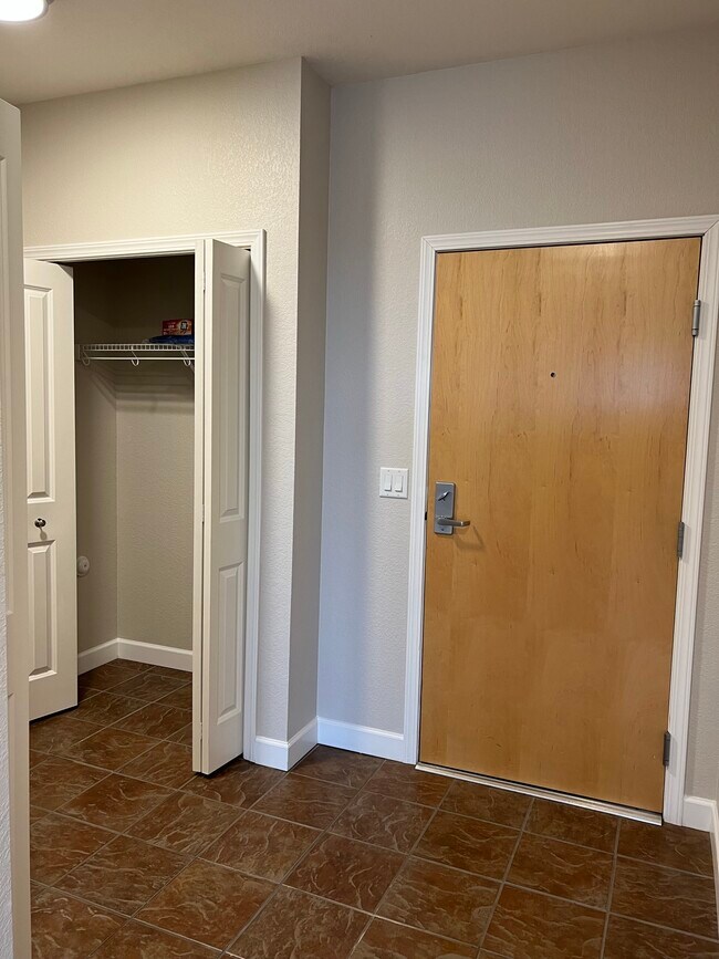 Building Photo - 1155 Ford Rd