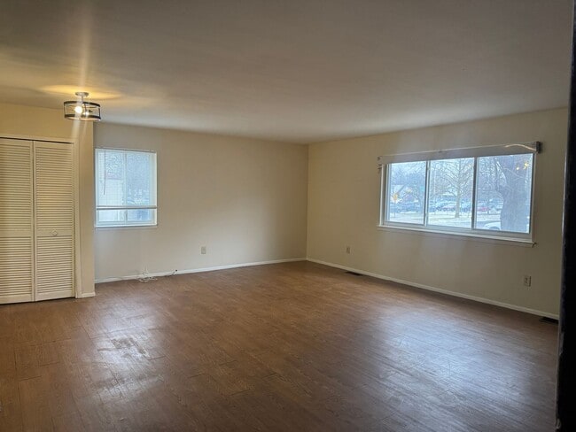 Building Photo - 15800 Hubbell Ave