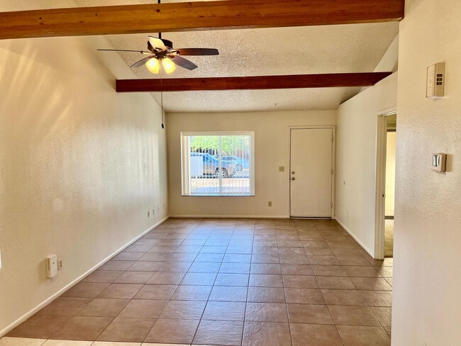 Building Photo - 953 W Emelita Cir