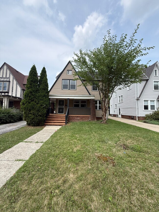 Building Photo - 3537 Silsby Rd