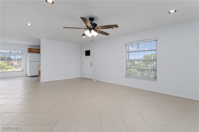 Building Photo - 180 Cypress Way E