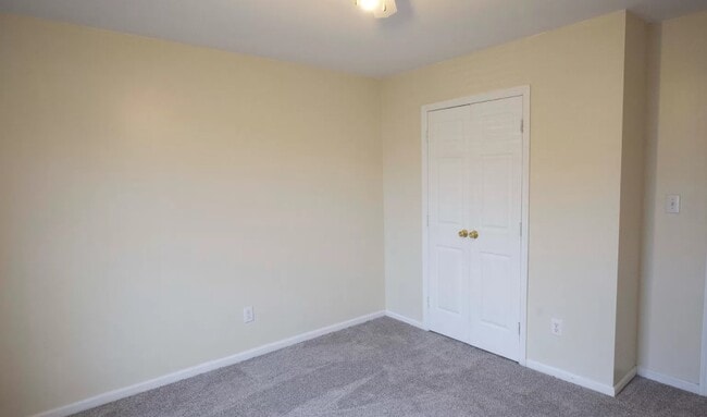 Building Photo - 2410 Bradford St