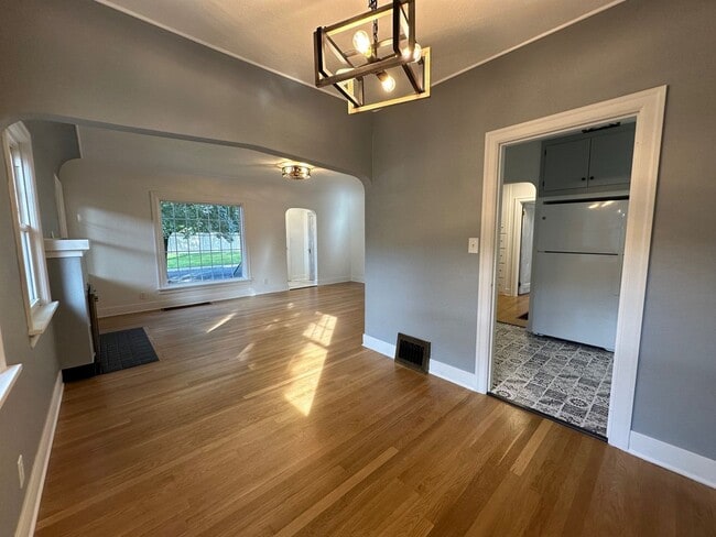 Building Photo - Wonderful 2+ Bedroom 1 Bath Shadle Area Home