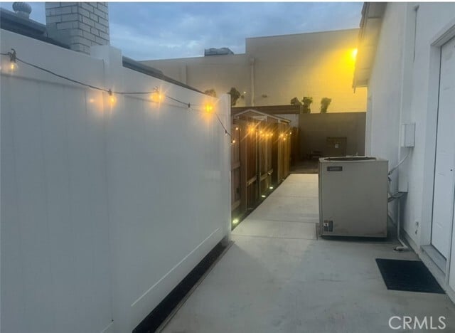 Building Photo - 425 Lewis Pl