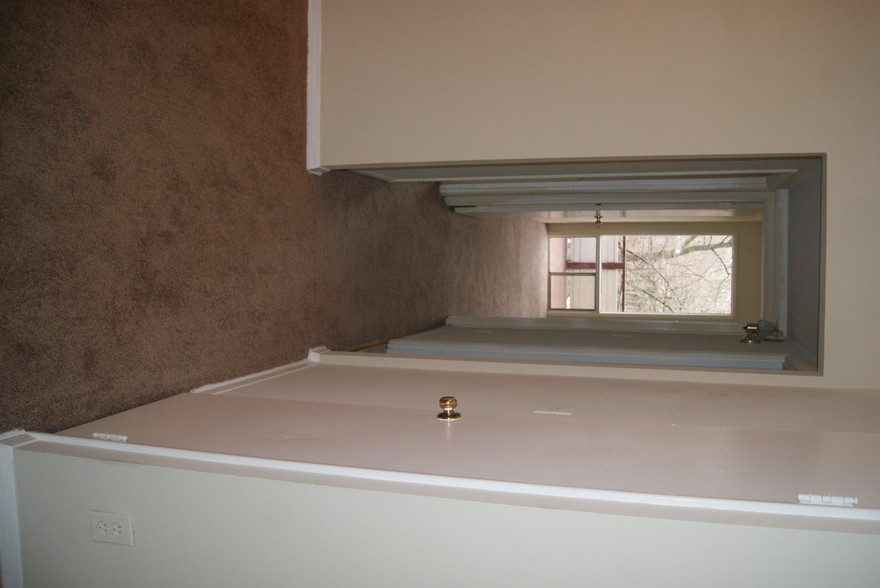 Building Photo - 7531 Spring Lake Dr