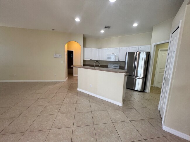 Building Photo - 4970 Easter Terrace