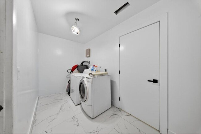 Building Photo - 849 Camellia Dr