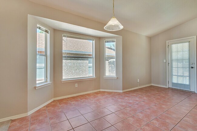 Building Photo - 1417 Plaza Verde Dr
