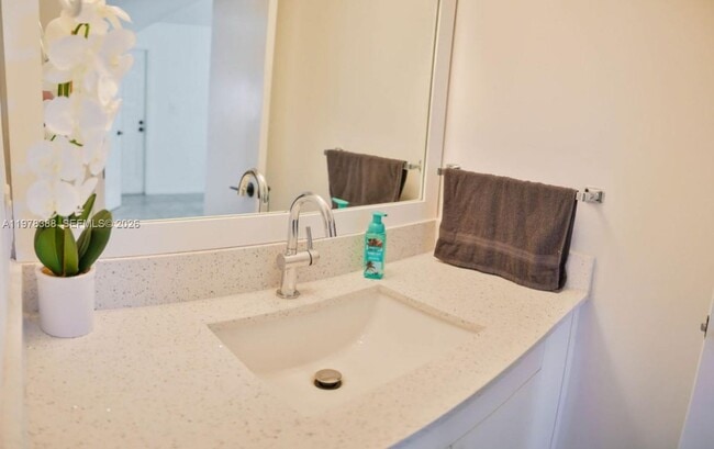 Building Photo - 8901 S Hollybrook Blvd