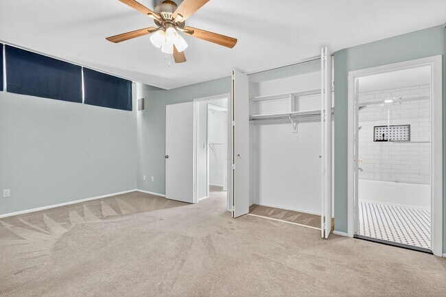 Building Photo - 14 Carol Ct