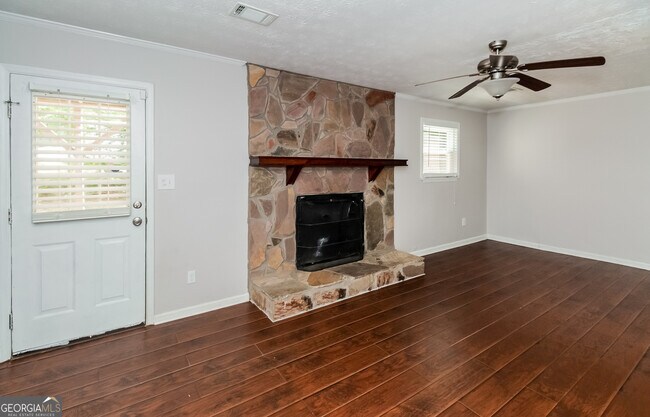 Building Photo - 3020 Creel Rd