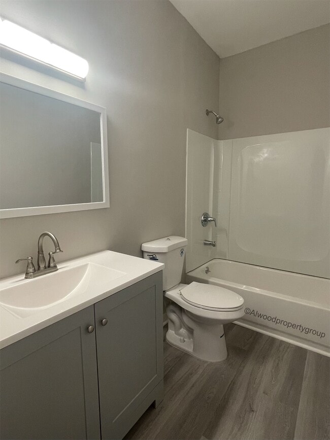 Building Photo - 1021 S State Ave