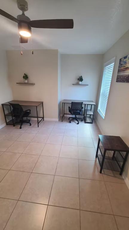 Building Photo - 826 N Lincoln Ave