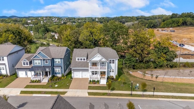 Building Photo - Now available in the highly desirable Lockwood Glen community in Franklin
