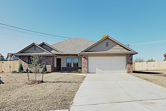 Building Photo - Very Nice 4 Bedroom 2 Bath Home in Yukon Schools
