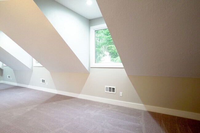 Building Photo - Pete’s Mountain Estate with Mountain Views