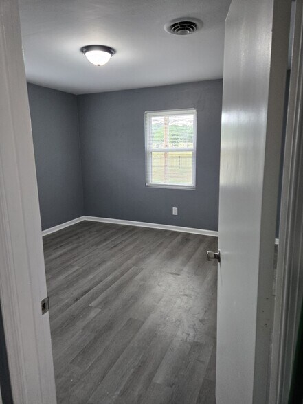 Building Photo - 1163 Ruddell Rd