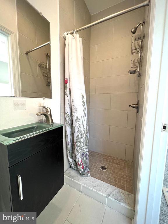 Building Photo - 514 N 39th St