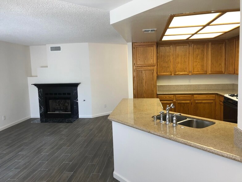 Building Photo - 147 Coventry Dr