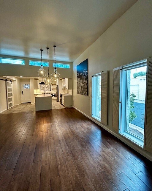 Building Photo - 2619 E Windsor Ave