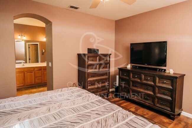 Building Photo - Spacious Home in the Lincoln Crossing Community, walking distance to Lincoln Crossing Elementary