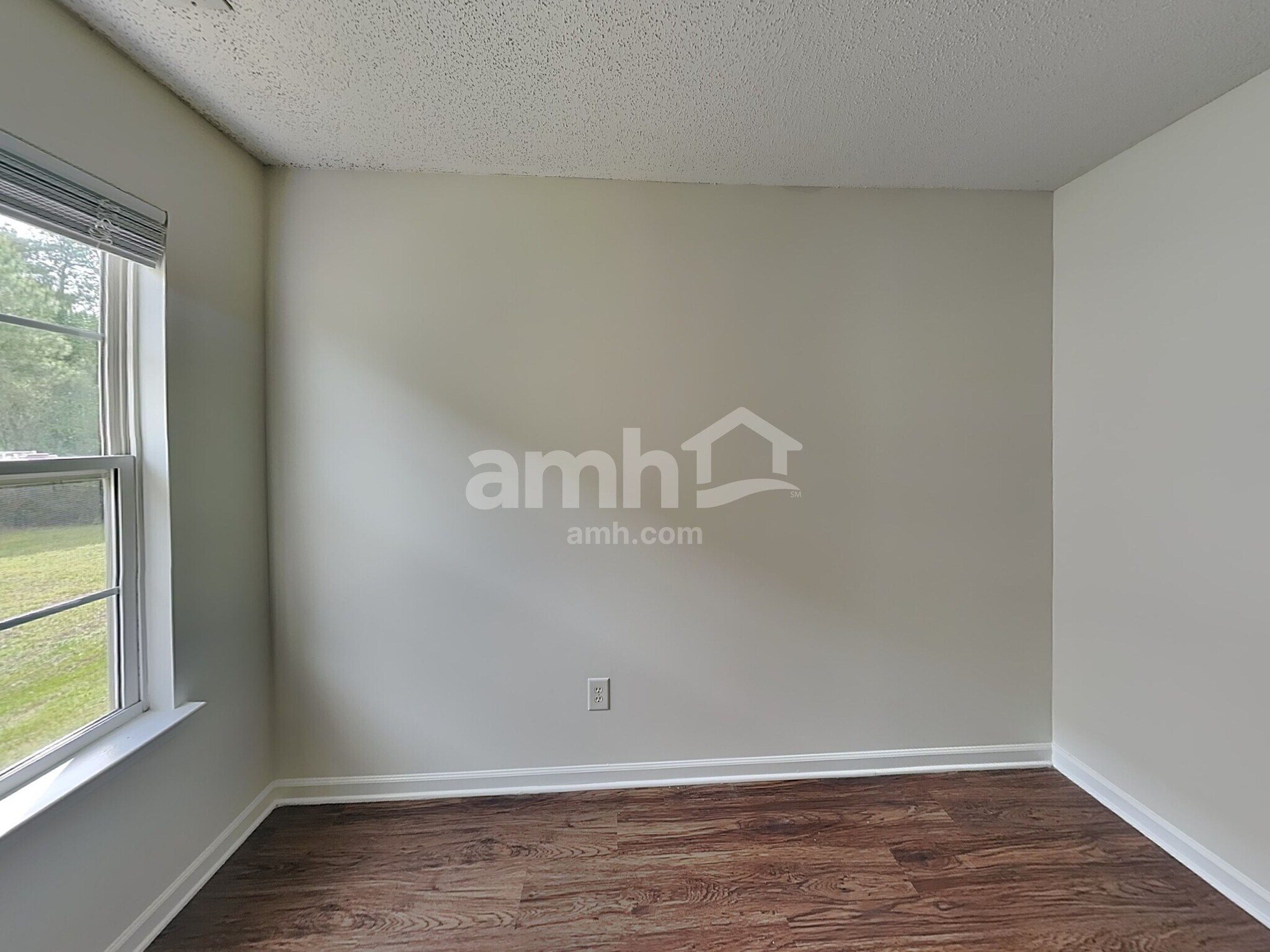 Building Photo - 15115 De Havilland Dr