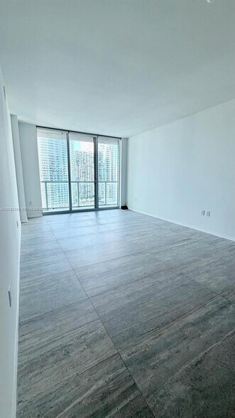Building Photo - 500 Brickell Ave