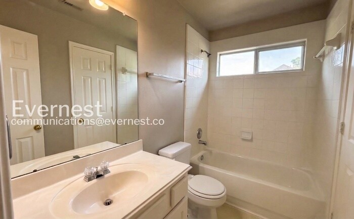 Building Photo - 6411 Sparrows Glen Ln