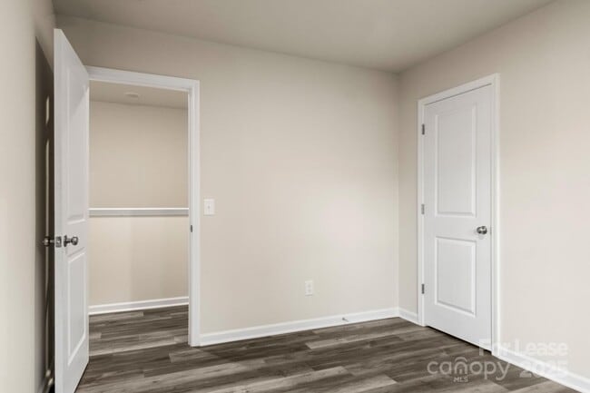 Building Photo - 990 Shearer Rd